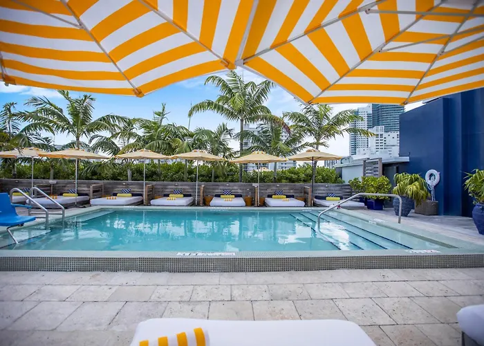 Catalina Hotel & Beach Club